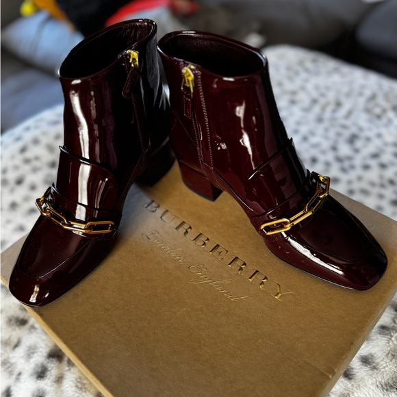Burberry burgundy ankle boots - Picture 3 of 4